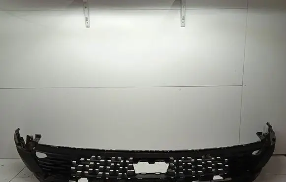 Front bumper lip