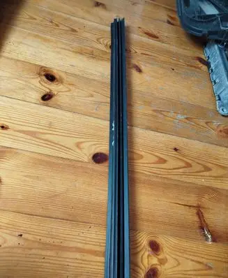 Nissan Qashqai+2 Rear door glass trim molding 