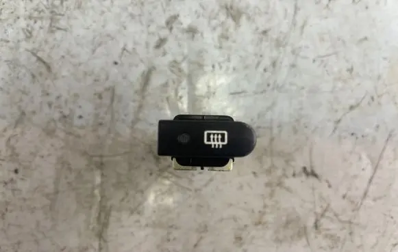 Hyundai i10 Windscreen/window heater switch 2202007130