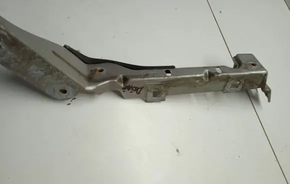 Renault Trafic II (X83) Fender mounting bracket