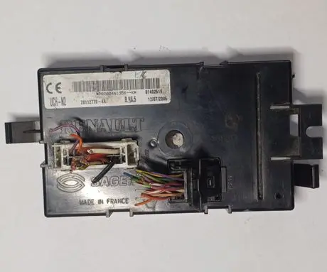 Opel Vivaro Comfort/convenience module P8200461556K 281127704A UCHN2