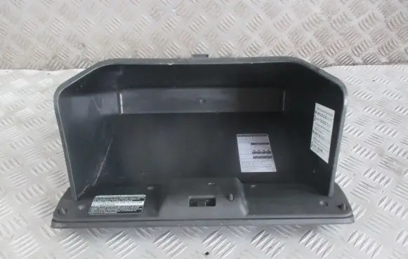 Toyota Corolla Verso AR10 Glove box