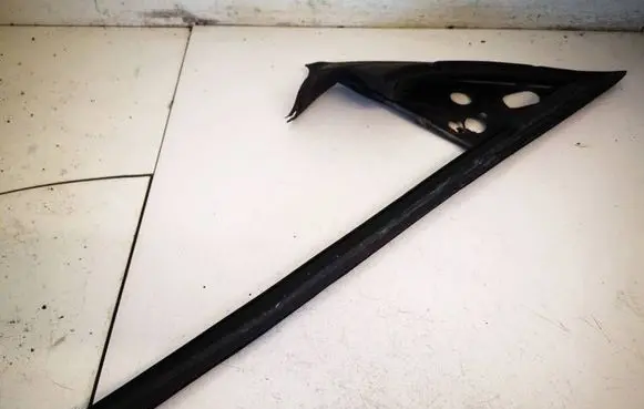 BMW 6 E63 E64 Front door glass trim molding 7008568
