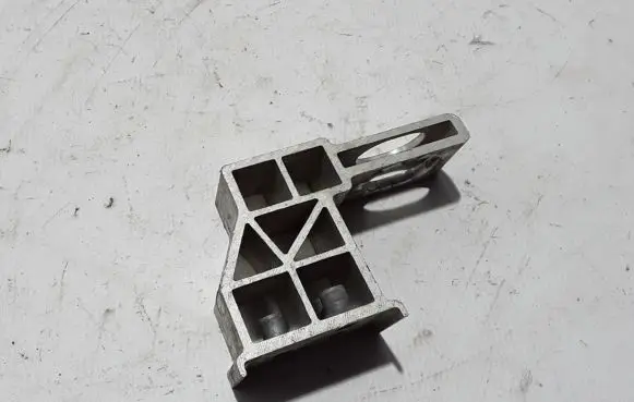 Mercedes-Benz GLC C253 Radiator mount bracket A2135010720