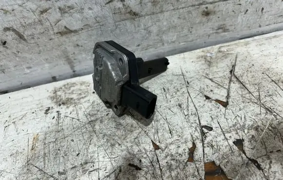 Volkswagen Golf V Oil level sensor 1J0907660C 6HR00807903