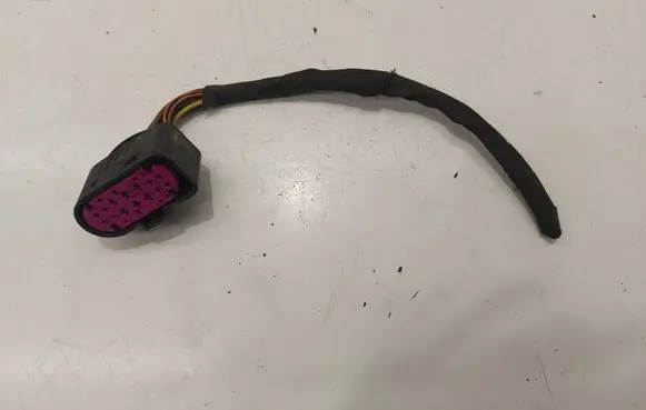 Volkswagen Touran II Headlight/headlamp wiring loom/harness 1J0973737