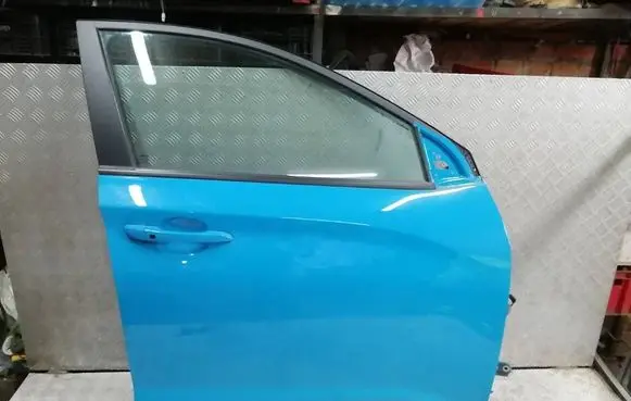 Hyundai Kona I Front door 