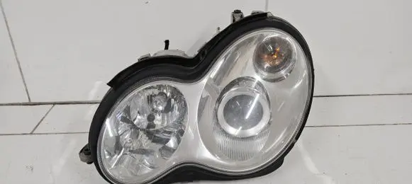Mercedes-Benz C W203 Headlight/headlamp A2038203761 0301166275