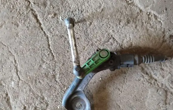 Rear air suspension level height sensor