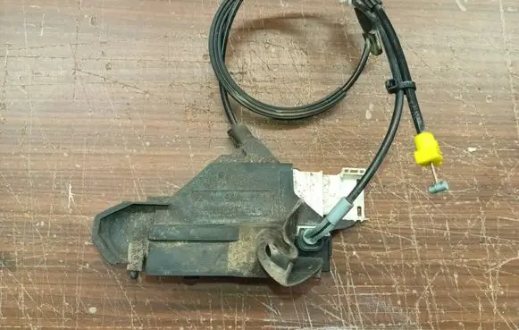 Citroen C4 I Front door lock 9683416980