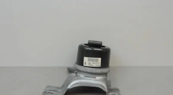 Volvo V60 Engine mount bracket 8G9N6F012BB
