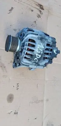 Dacia Duster Generator/alternator 2612249B 231005770R 214084086