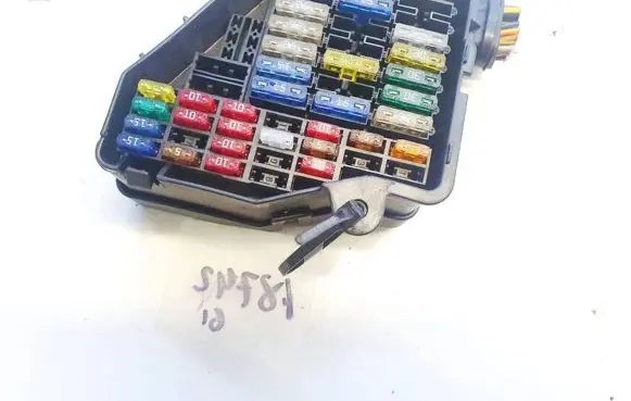 Volkswagen PASSAT B5.5 Fuse box set