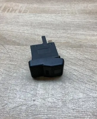 Volkswagen PASSAT B4 Windscreen/window heater switch 535959621
