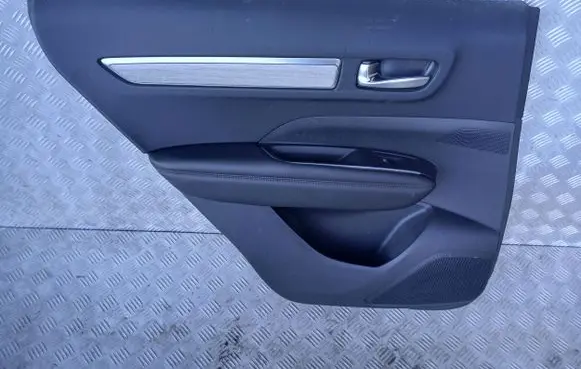Renault Koleos II Coupe rear side trim panel 
