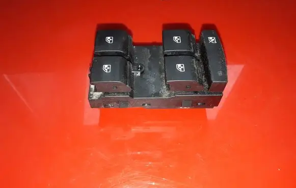 Opel Zafira C Electric window control switch 13305009 251886 4239