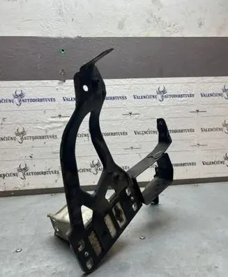 BMW 5 E60 E61 Headlight/headlamp mounting bracket 7033731 11267310