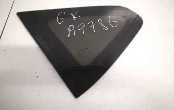 Nissan Qashqai Rear side window as2
