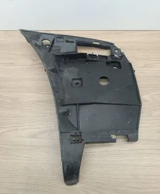 Front bumper mounting bracket