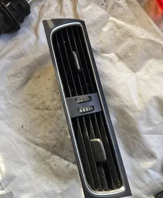 Audi A4 S4 B8 8K Dash center air vent grill 8T2820951B