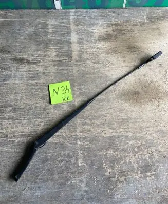 Volkswagen PASSAT B6 Front wiper blade arm 3C1955410B