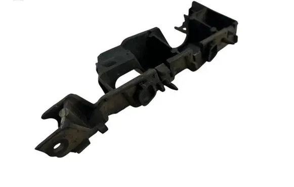 Front bumper mounting bracket