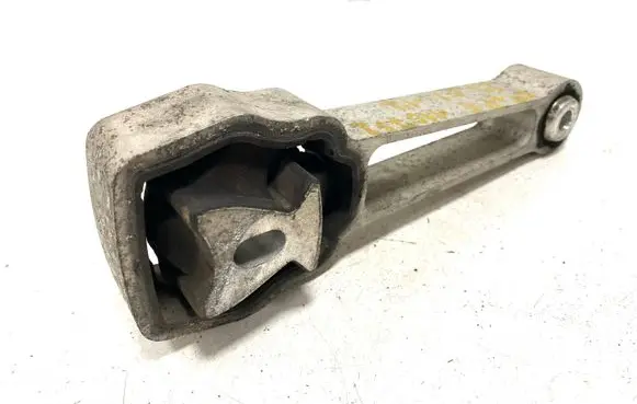 Volvo XC60 Engine mount bracket 30793322