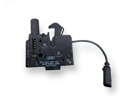 Audi A3 S3 8P Front seatbelt 8P0857756F