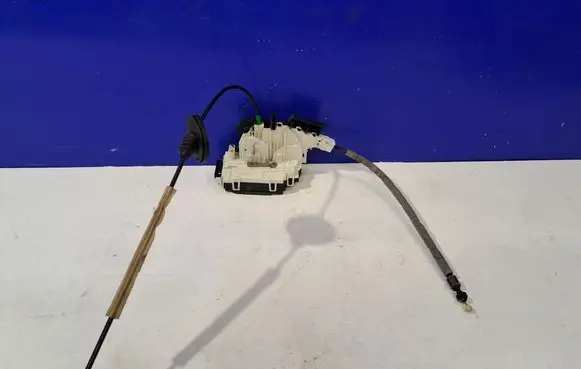 Mercedes-Benz E C207 W207 Front door lock A2047201835