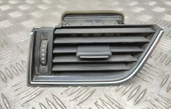 Skoda Octavia Mk3 (5E) Dashboard side air vent grill/cover trim 5E0819701
