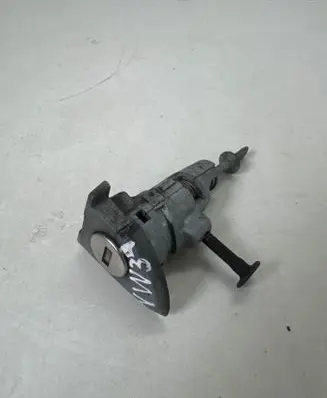 Volkswagen PASSAT B7 Front door lock (next to the handle) 3G0837167B