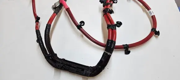Jeep Grand Cherokee WL Positive cable (battery) P68500060AE 68500060AE