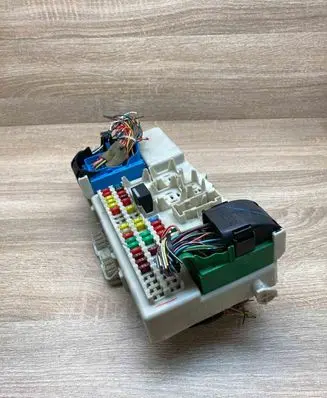 Volvo C30 Fuse module 05044520 51919938