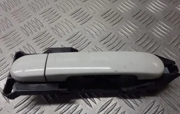 Nissan Note (E11) Front door exterior handle/bracket 242275