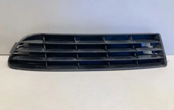 Front fog light trim/grill