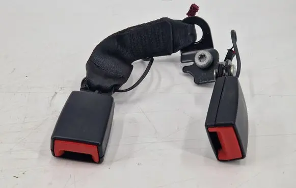 Mini One - Cooper F56 F55 Middle seatbelt buckle (rear) 7364225 109391575 34187871C