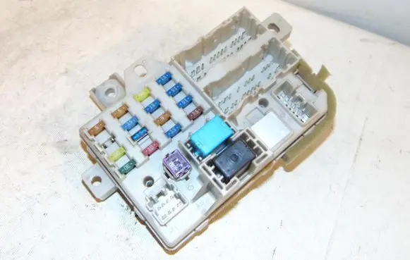 Mazda 6 Fuse module GJ6A66730B