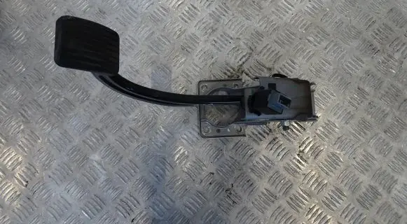 Hyundai i10 Brake pedal 32800-B9000