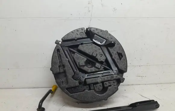 Opel Astra J Tool set 13348507 13595536 13348506