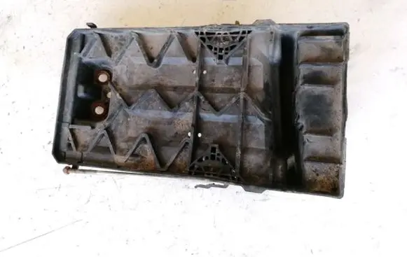 Battery box tray