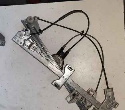 Citroen Berlingo Front door manual window regulator 
