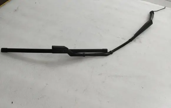 Tesla Model Y Windshield/front glass wiper blade 162822800A CWN23318 1674990