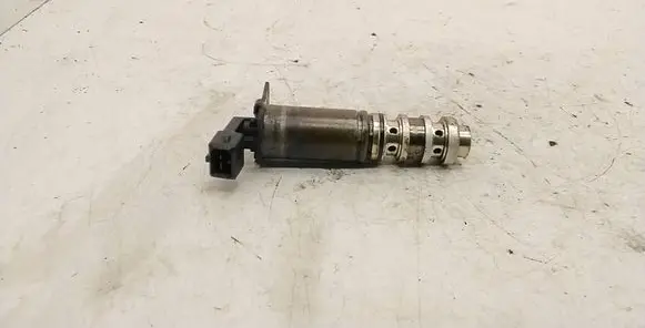 BMW 3 E90 E91 Camshaft vanos timing valve 13150926 7561264