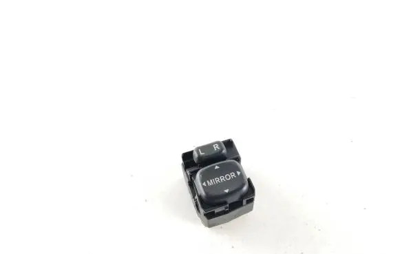 Toyota Tundra II Wing mirror switch 183652