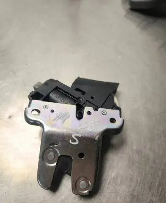 Audi A6 S6 C6 4F Tailgate/trunk/boot lock/catch/latch 4F5827505D