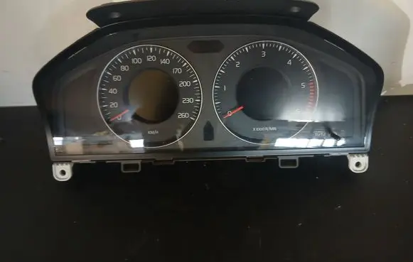 Speedometer (instrument cluster)