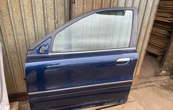 Volvo S80 Front door