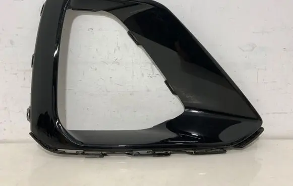 Audi Q8 Front bumper lower grill 4M8853054