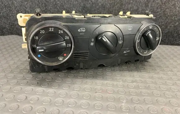 Mercedes-Benz A W169 Climate control unit A1698301385