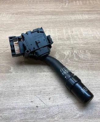 Toyota Avensis T250 Wiper control stalk 8465205160 L98